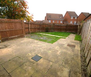 4 bedroom end of terrace house to rent - Photo 3