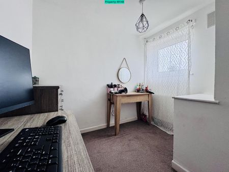 3 bedroom end of terrace house to rent - Photo 5
