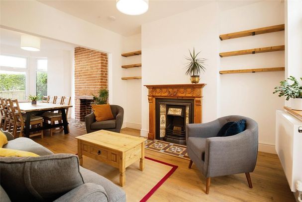 1 bedroom in a house share to rent - Photo 1