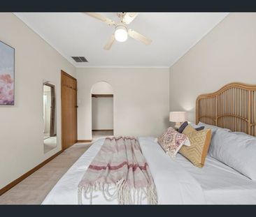 Large family home in Superb location - Photo 4