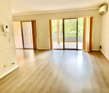 Spacious Unit ! - Photo 3