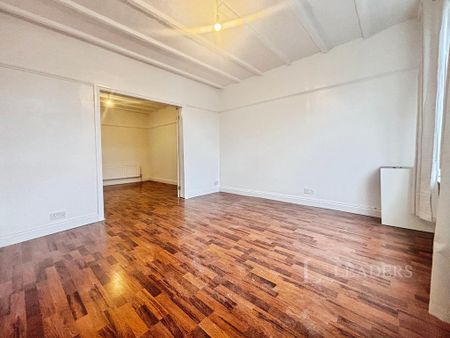 3 bedroom end of terrace house to rent - Photo 2
