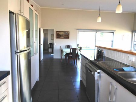 Family fun on Waimare - Photo 3