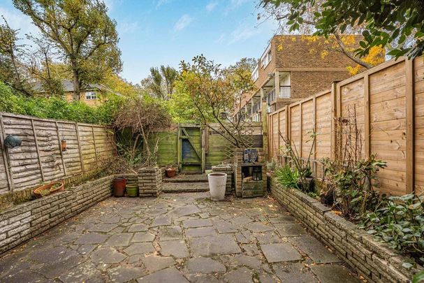 3 bedroom flat to rent - Photo 1