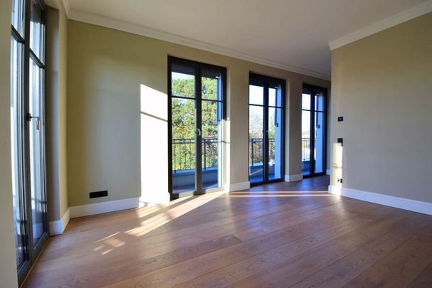 Zur Miete: 1. Rheinlinie - High-End-Penthouse mit Panoramablick auf Rhein und Siebengebirge, Sauna und Whirlpool - Photo 1