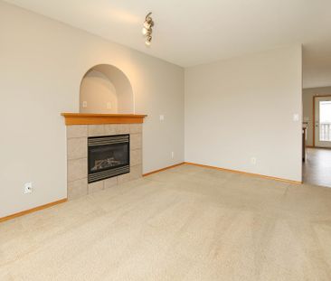 Beautiful Home in Kentwood - Photo 3