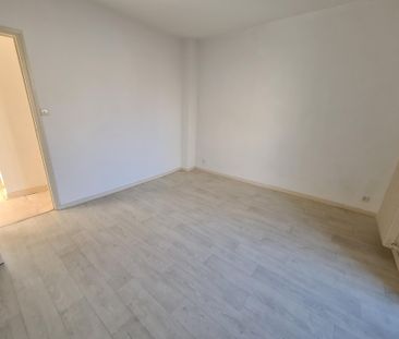 Location Appartement 2 pièces 45m² LE CREUSOT 71200 - Photo 2