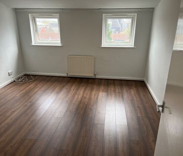 4 Bed Terraced House, Bracknell Close, N22 - Photo 1