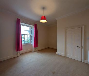 5 bedroom detached house to rent - Photo 1