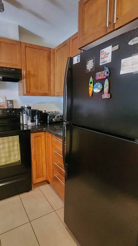 Big, Ground Floor 1 bed + den at Waterscapes - Photo 4