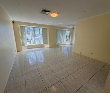 Large family Home !! - Photo 2