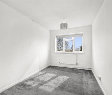 3 bedroom end of terrace house to rent - Photo 3