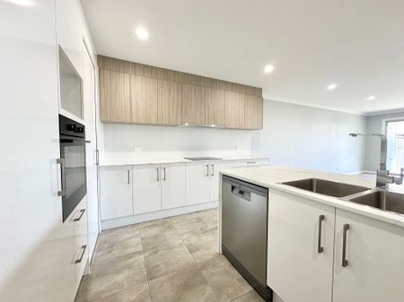 Contemporary Family Haven with Premium Finishes in Gilead - Photo 5