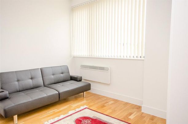 2 bedroom flat to rent - Photo 1