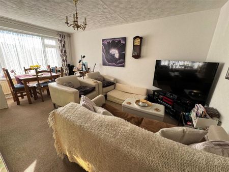 2 bedroom bungalow to rent - Photo 2