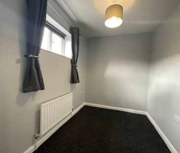 49 Cromwell Court, Belfast, BT7 1NE - Photo 3