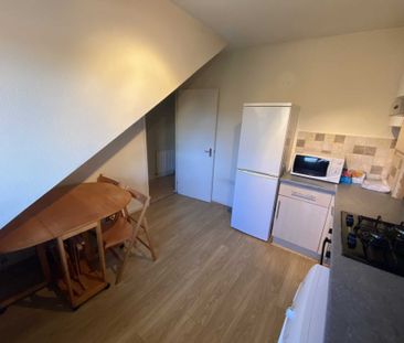 Price £1,700 pcm - Available 03/11/2026 - Part Furnished - Photo 5