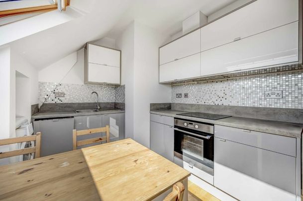 The Drive, NW11, London - Photo 1