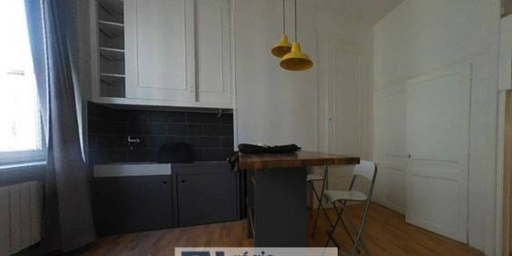 45 RUE DES TABLES CLAUDIENNES 69004 LYON - Photo 3