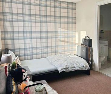 Eltham Avenue, Cippenham, SL1 - Photo 2