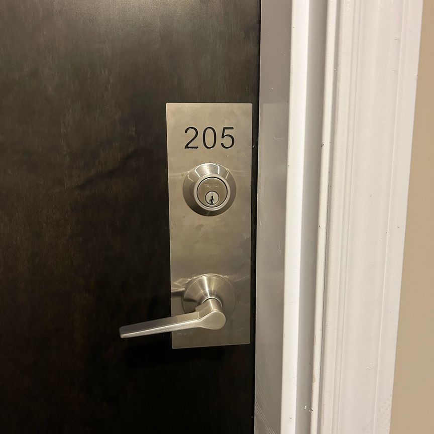 For Lease - 272 Georgian Drive Unit# 205, Oakville, Ontario - Photo 1