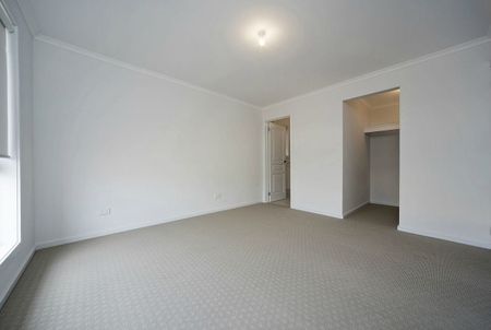 Modern 3-Bedroom Courtyard Home in a Coastal Lifestyle Location - Photo 4