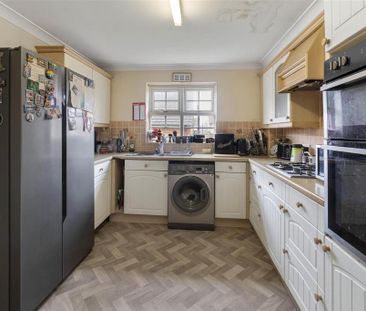 4 bedroom detached house to rent - Photo 5