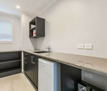 Stunning High-Spec Home for Rent in Paerata Rise! - Photo 1