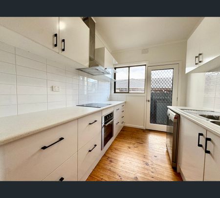 2/19 Howson Street, Brunswick West, Vic 3055 - Photo 5