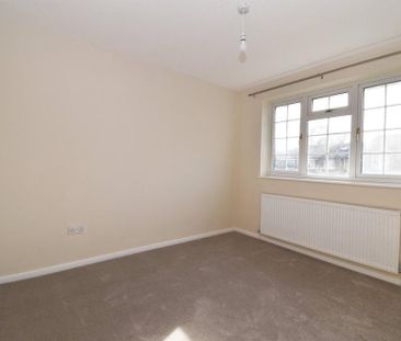 3 bedroom end of terrace house to rent - Photo 1