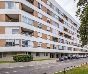 Apartamento T2+1 sem móveis para arrendamento no Alto da Barra, Oeiras - Photo 1