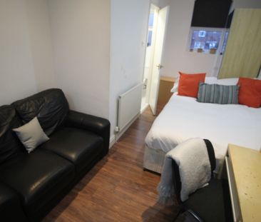Flat 5, 30 Kelso Road, LS2 9PR, Leeds - Photo 1