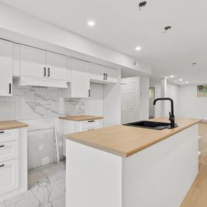 Appartement à louer Rue De Forbin-Janson (offre du 1er mois) - Photo 2