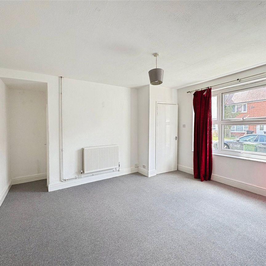 3 bedroom house to rent Jubilee Crescent, NN8 - Photo 1