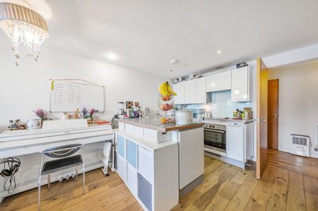 Seren Park Gardens, London, SE3 - Photo 3