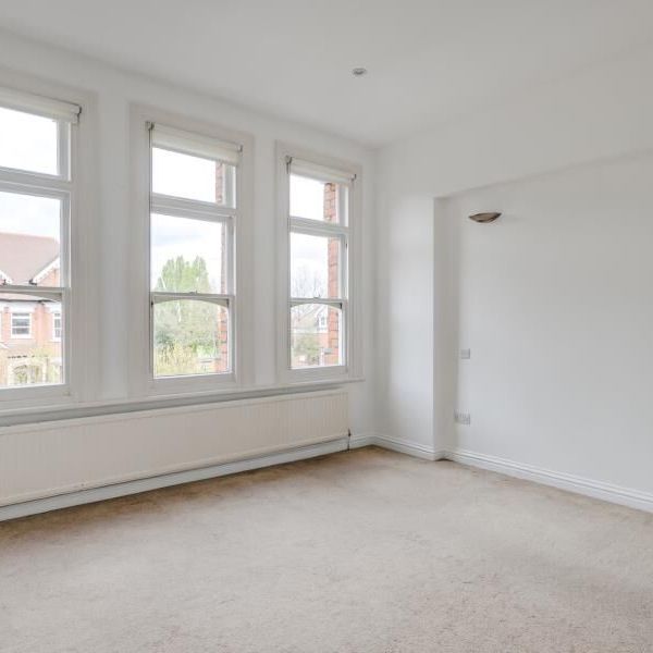 3 Bedroom Flat To Let - Photo 1