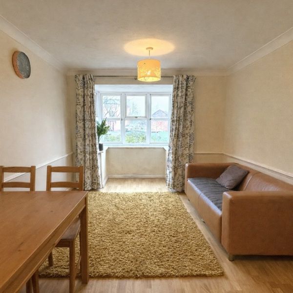 Swan Court, Guildford, Surrey, GU1 - Photo 1
