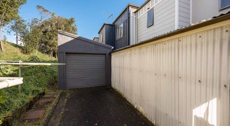 3 Bedroom Townhouse in New Lynn - Photo 2