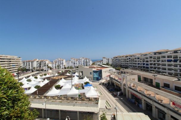 4 Bedroom Apartment For Rent in Puerto Banús, Málaga - Photo 1
