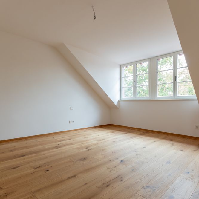 ** Ruhige Familienwohnung mit Loggia | hochwertige Einbauküche | 2 Bäder | Maisonette | Stellplatz ** - Foto 1