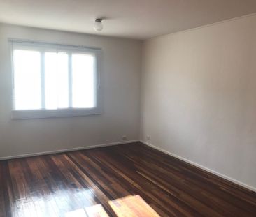 Charming Bayside Living - Photo 1