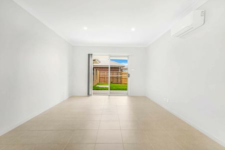 "Modern and Low-Maintenance" - Photo 2