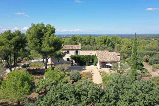 Belle maison avec vue à louer, Eygalières, au calme - Photo 1