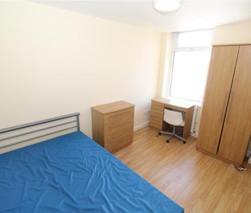 6 bedroom private hall to rent - Photo 3