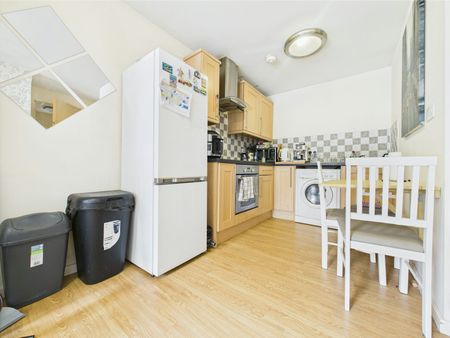 Apartment to rent on - Photo 5