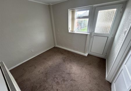 Bromfield Crescent, Wednesbury - Photo 2