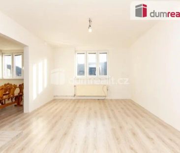 Pronájem prostorného bytu 4+1 s velkým balkonem a krásnými výhledy ... - Photo 6