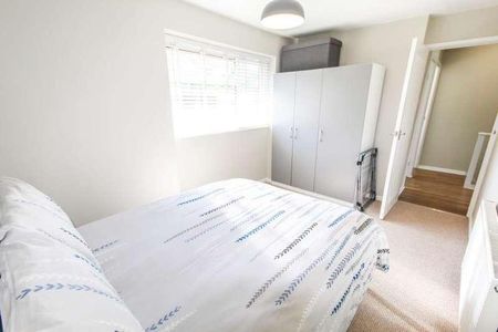 Wordsworth Road, Slough, Berkshire, SL2 - Photo 5