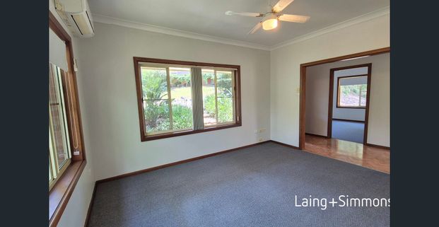 Two-bedroom cottage on a big block. - Photo 1