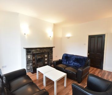 2 Bed - Grosvenor Place, Jesmond - Photo 3